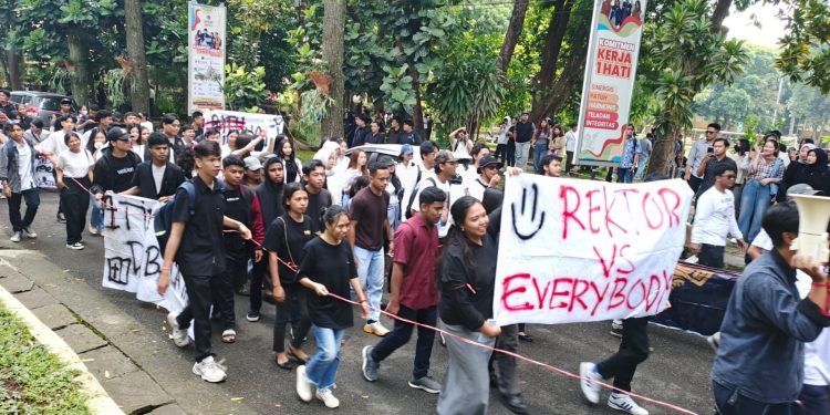 Dukungan Terus Mengalir, Tiga Pejabat FH Gugat Rektor UKSW