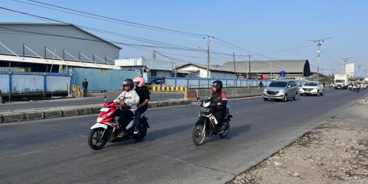Upaya Pemprov Jateng Berbuah Manis, Jalan Sayung yang Langganan Banjir Kini Sudah Kering