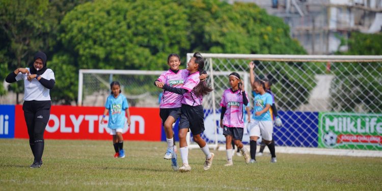 SDN Sendangmulyo 04 Juara Milklife Soccer Challenge Semarang