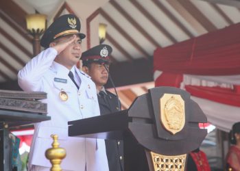 Bupati Sakit, Wagub Jateng Taj Yasin Gantikan Pimpin Upacara HUT RI di Pati