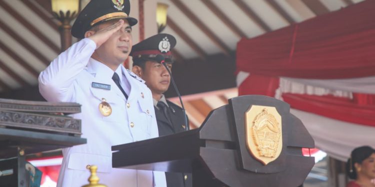 Bupati Sakit, Wagub Jateng Taj Yasin Gantikan Pimpin Upacara HUT RI di Pati