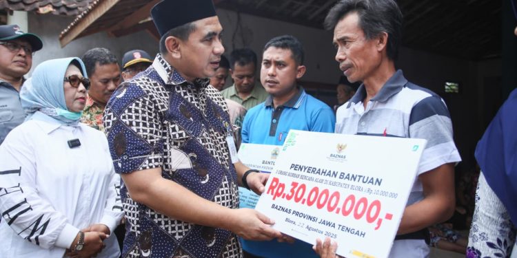 Sumur Meledak 3 Tewas di Blora, Wagub Jateng Gus Yasin Salurkan Bantuan Rp180 Juta