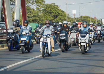 Motoran Semarang-Demak, Ahmad Luthfi dan Taj Yasin Salurkan Bantuan untuk Warga Terdampak Rob