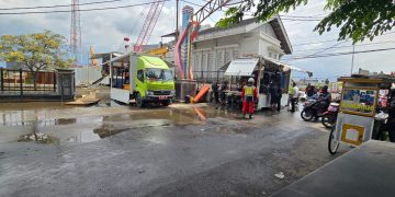 Pantau Banjir di Genuk, Wali Kota Langsung Optimalkan Pompa dan Dirikan Dapur Umum