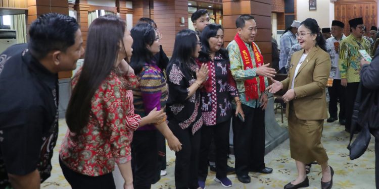 Perkuat Toleransi dan Kebersamaan, Wali Kota Berangkatkan 105 Peserta Perjalanan Keagamaan