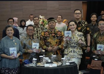 Anggota DPR Apresiasi Skripsi Mahasiswa Fisip Undip