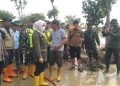 Tinjau Lokasi Jalan Ambles, Bupati Demak Pastikan Penanganan Tanggul Sungai Tuntang Dipercepat