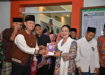 Sambut Ramadan dan MTQ Nasional, Wali Kota Agustina Wilujeng Bagikan 20 Ribu Al-Qur’an