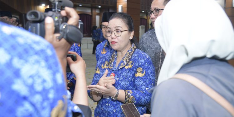Jaga Pelaynan Publik, Sebagian ASN Pemkot Semarang Tetap Bertugas