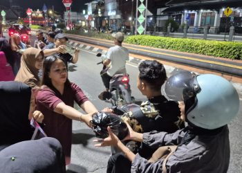 Peduli Petani, Tani Merdeka Demak Bagikan 1.200 Paket Sayur Gratis di Alun-Alun Demak