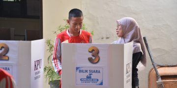Bawaslu Demak Berikan Pendidikan dan Dorongan Demokrasi Inklusif di SLB Negeri 1 Demak