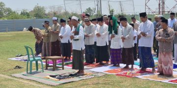 Kemarau Panjang Ratusan Warga Jamus Gelar Salat Istisqa, Berharap Hujan Segera Turun